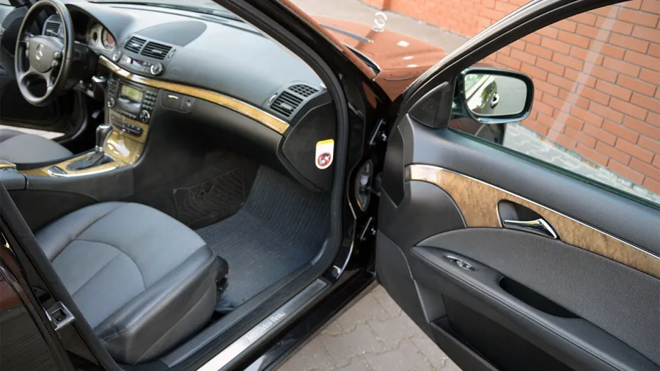 MERCEDES-BENZ E Klasa -