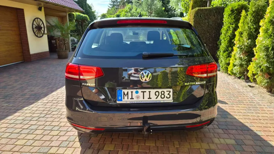 VOLKSWAGEN Passat -