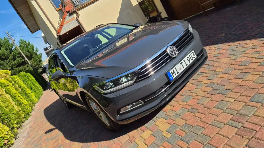 VOLKSWAGEN Passat -