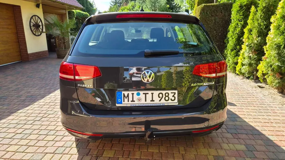 VOLKSWAGEN Passat -