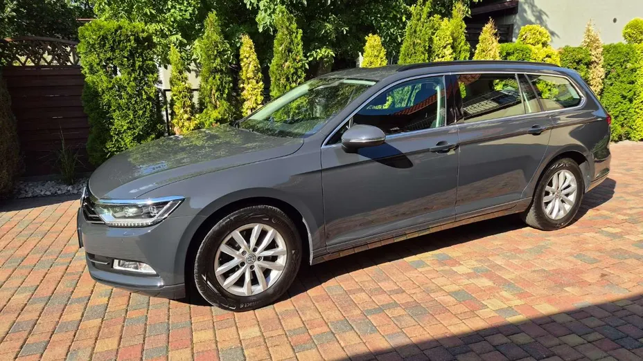 VOLKSWAGEN Passat -