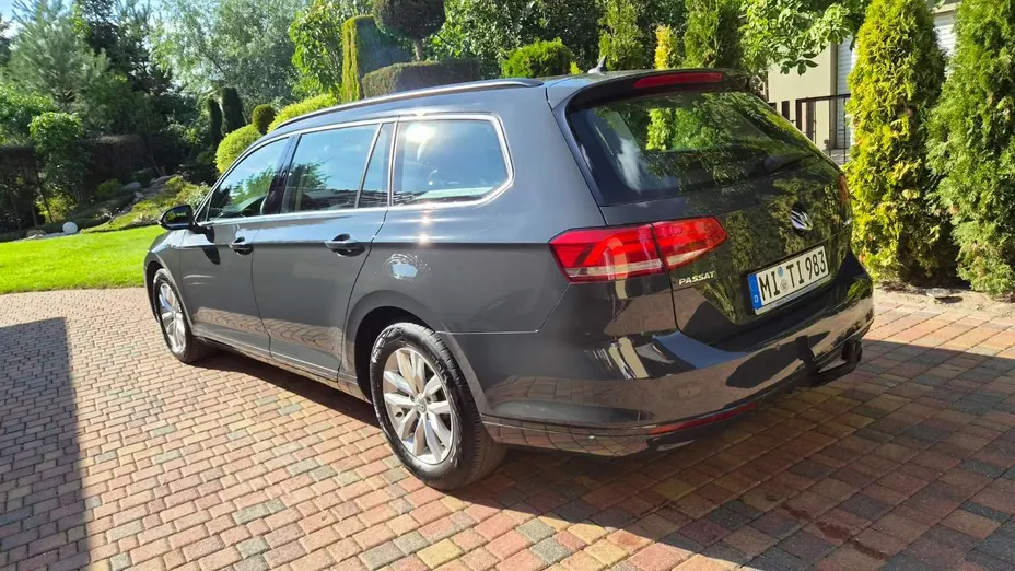 VOLKSWAGEN Passat -