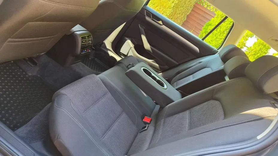 VOLKSWAGEN Passat -