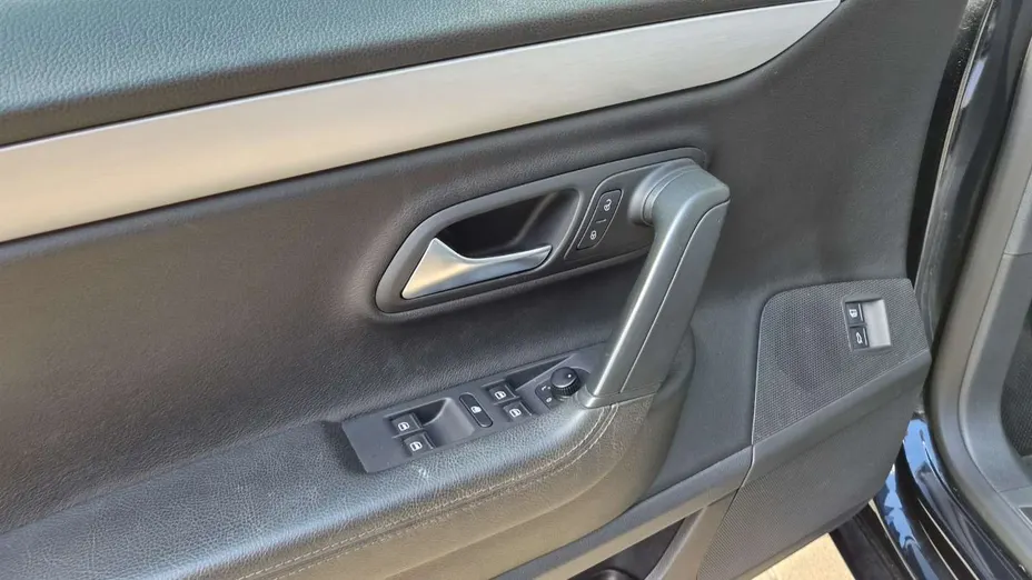 VOLKSWAGEN Passat CC -