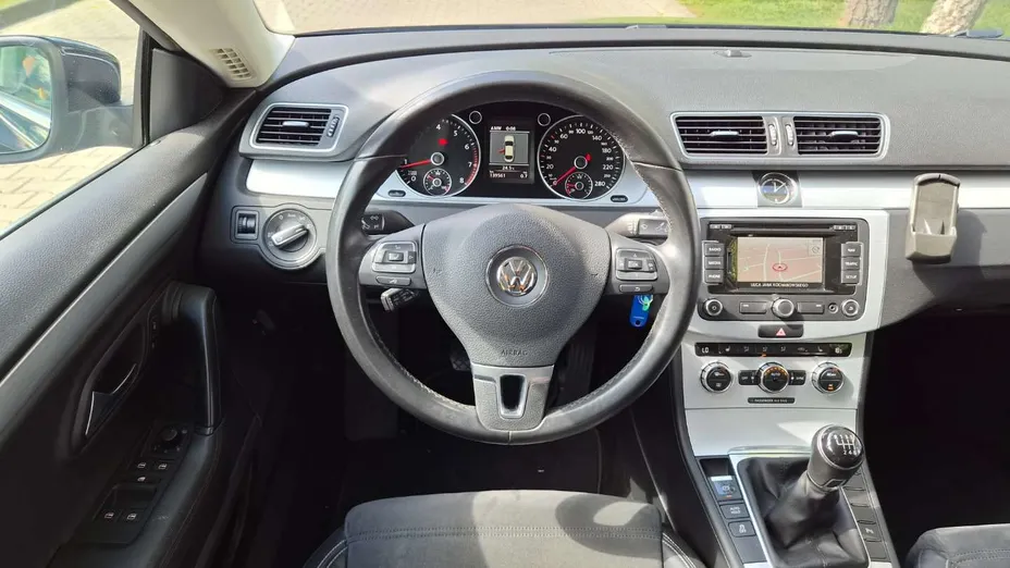 VOLKSWAGEN Passat CC -