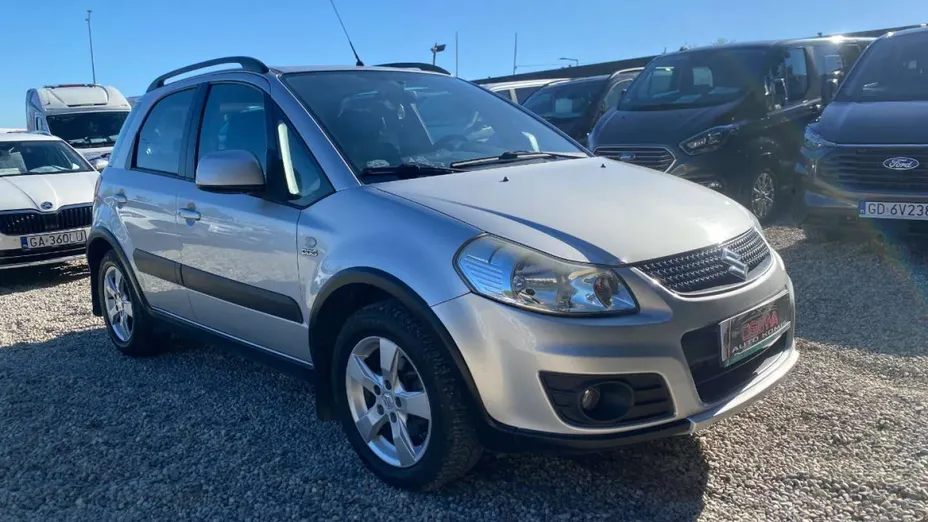 SUZUKI SX4 -