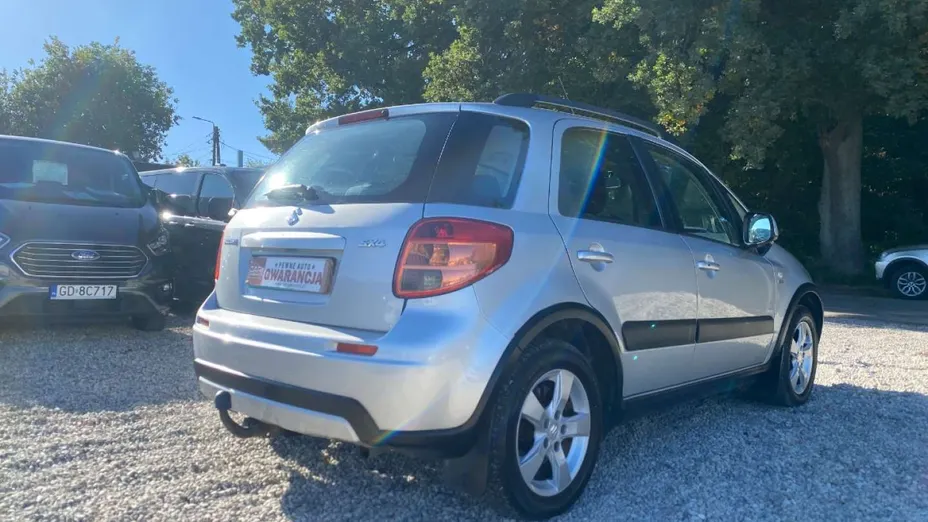 SUZUKI SX4 -