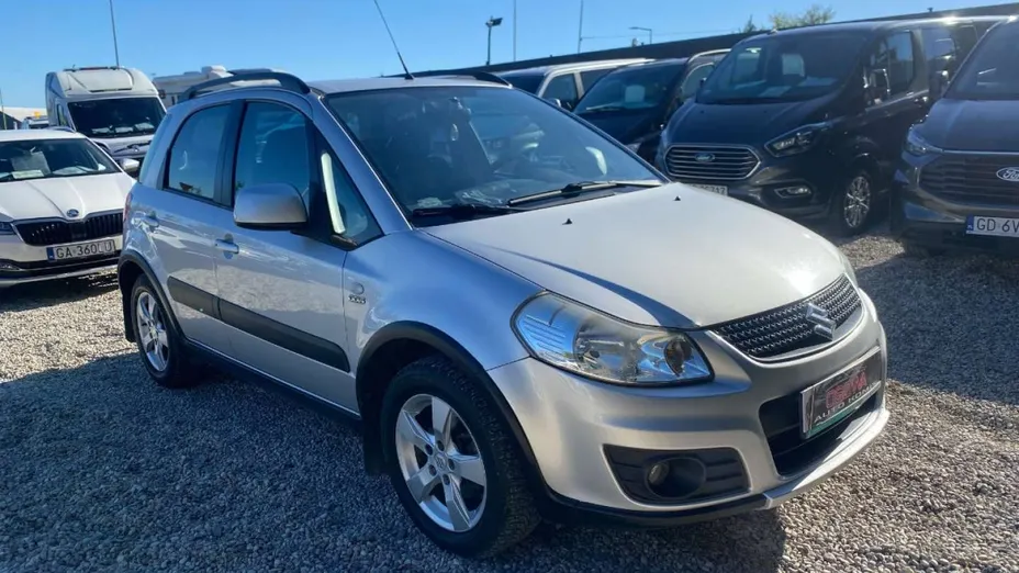 SUZUKI SX4 -