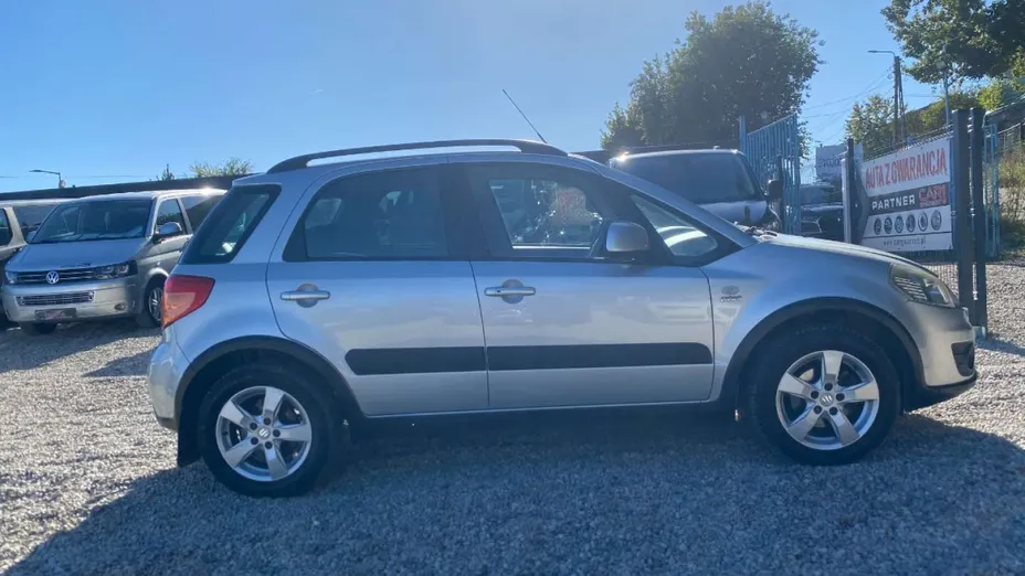 SUZUKI SX4 -