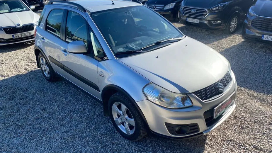 SUZUKI SX4 -