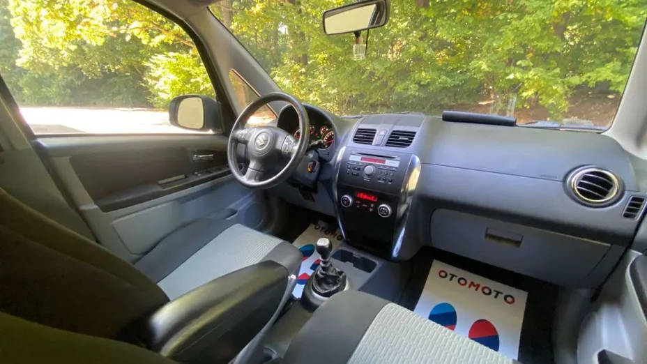 SUZUKI SX4 -