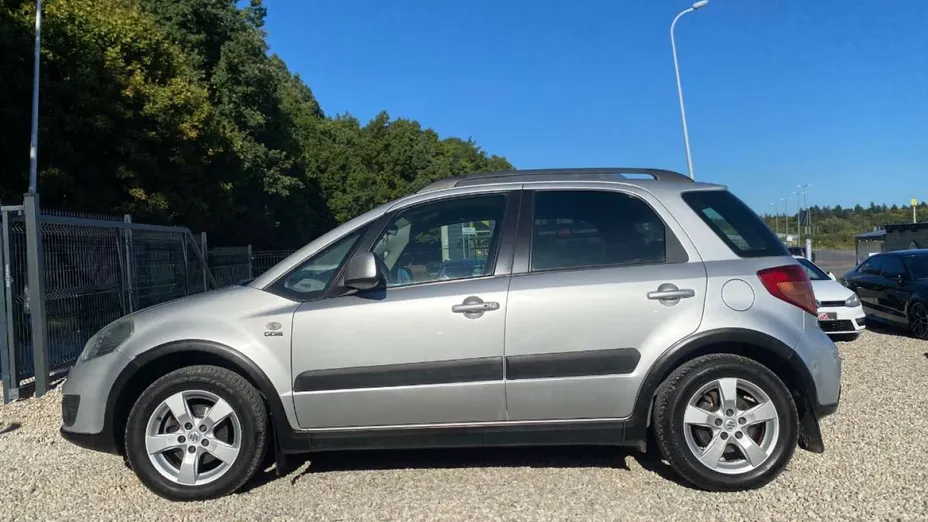 SUZUKI SX4 -