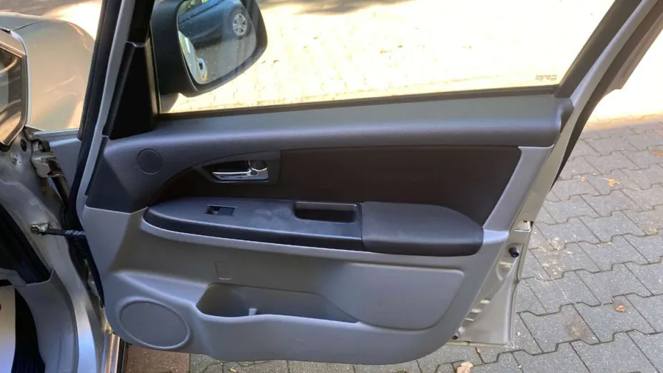 SUZUKI SX4 -