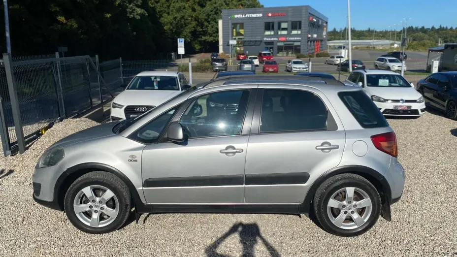 SUZUKI SX4 -