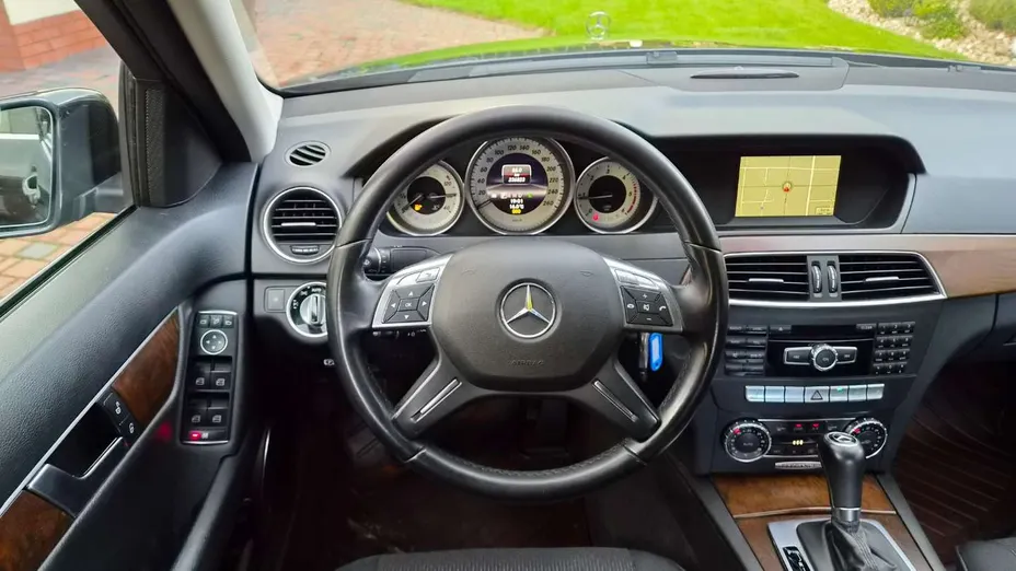 MERCEDES-BENZ C Klasa -
