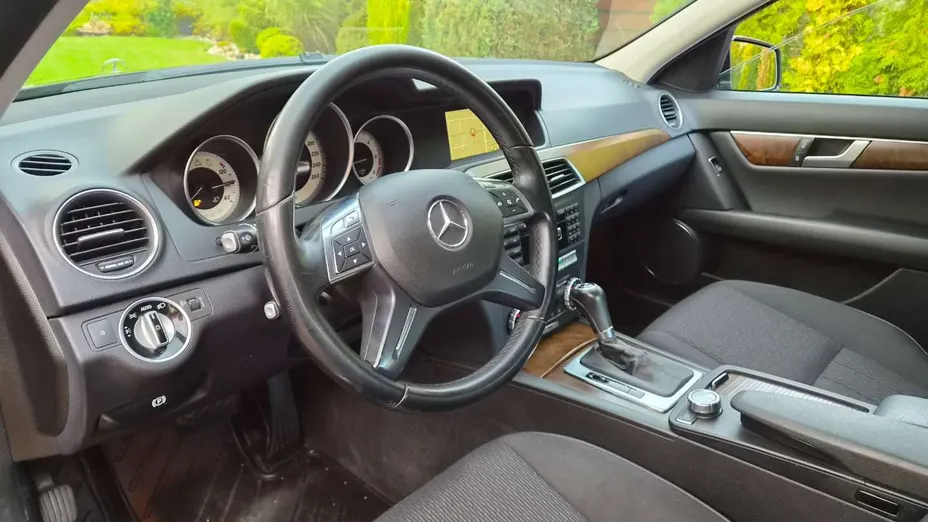 MERCEDES-BENZ C Klasa -