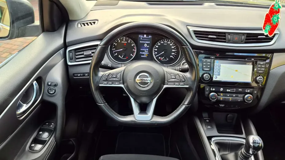 NISSAN Qashqai -