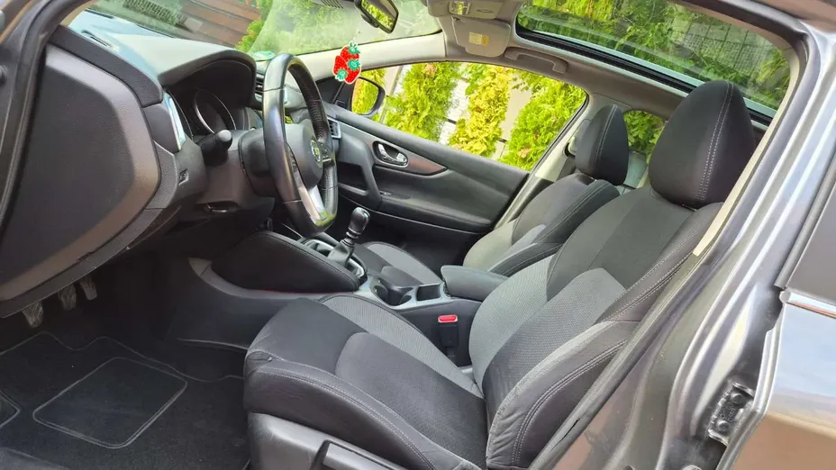 NISSAN Qashqai -