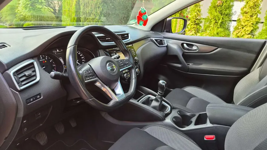 NISSAN Qashqai -