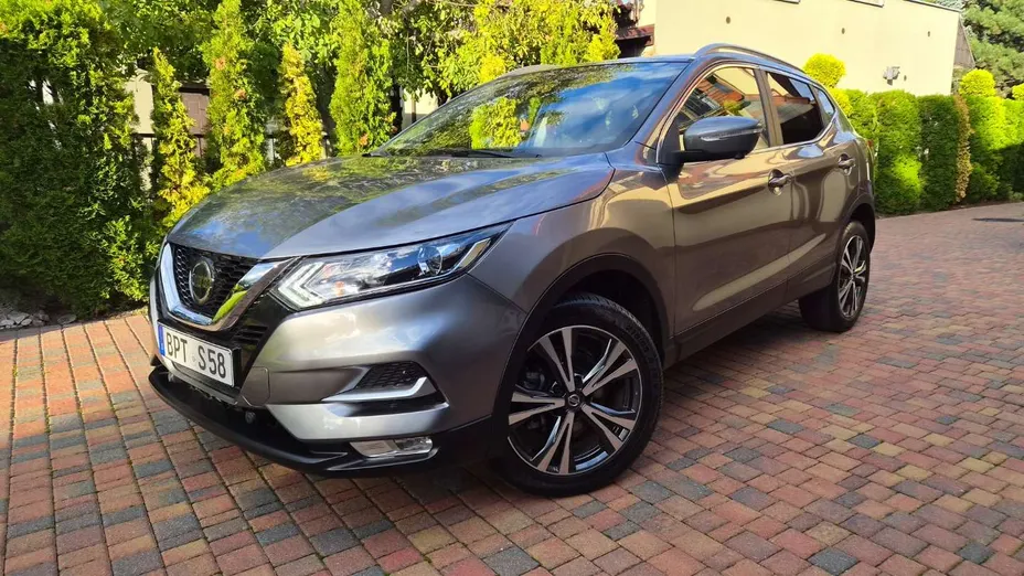 NISSAN Qashqai -