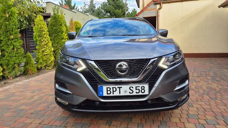 NISSAN Qashqai -