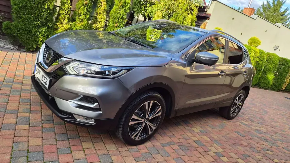 NISSAN Qashqai -