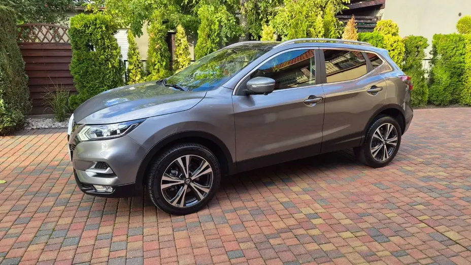 NISSAN Qashqai -