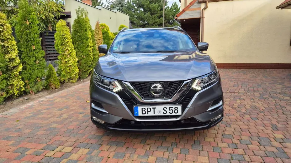 NISSAN Qashqai -