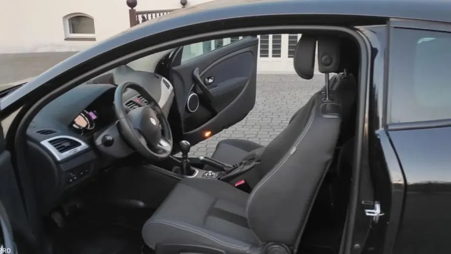RENAULT Megane -
