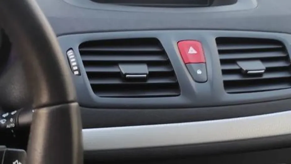 RENAULT Megane -