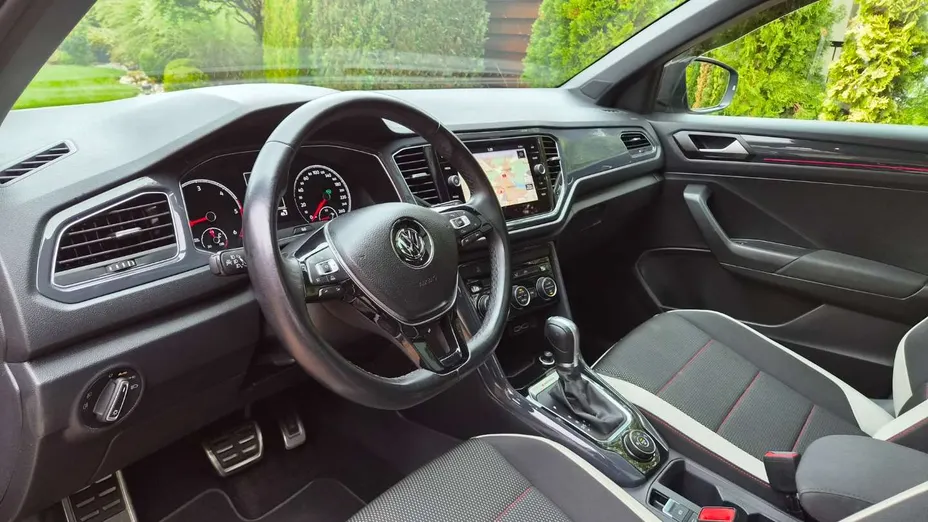 VOLKSWAGEN T-ROC -