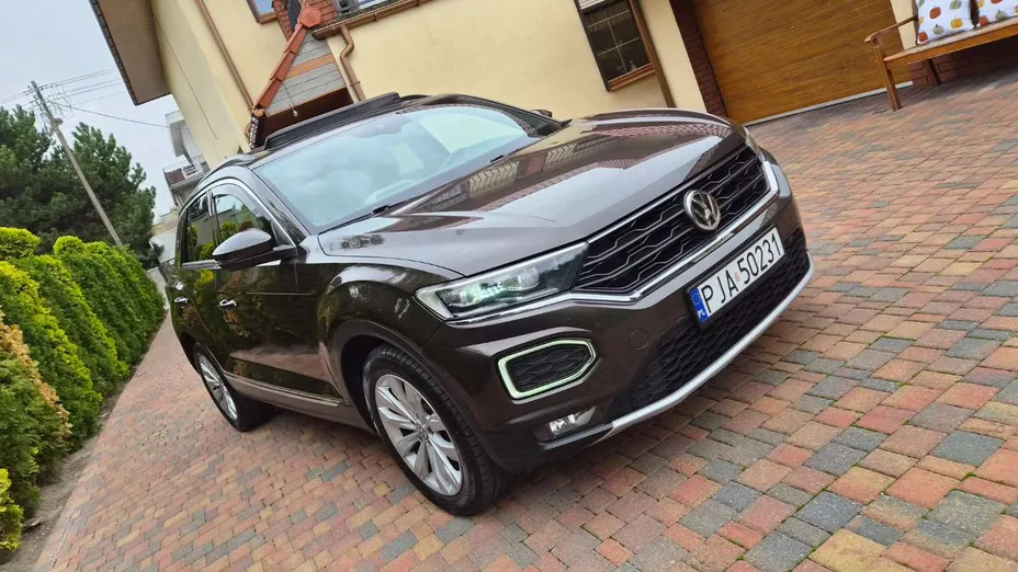 VOLKSWAGEN T-ROC -