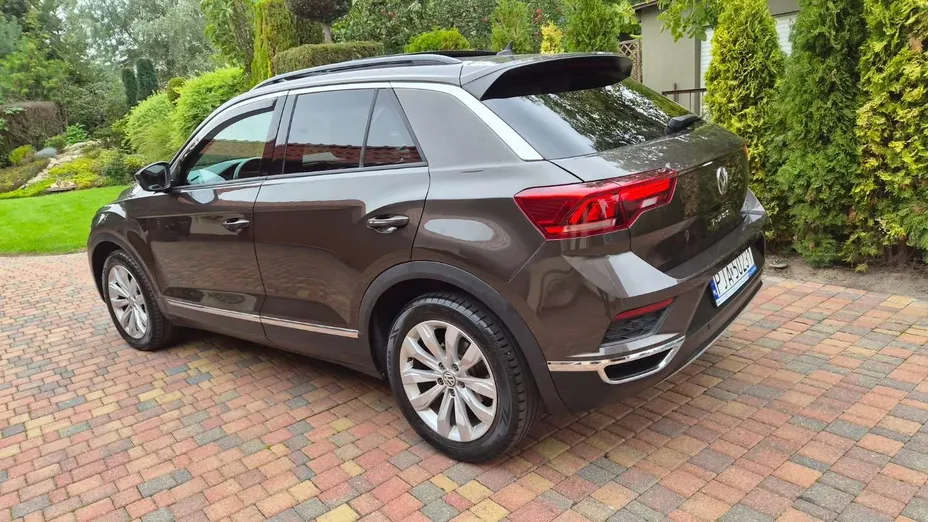 VOLKSWAGEN T-ROC -