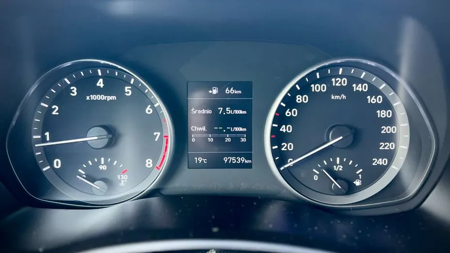 HYUNDAI i30 -