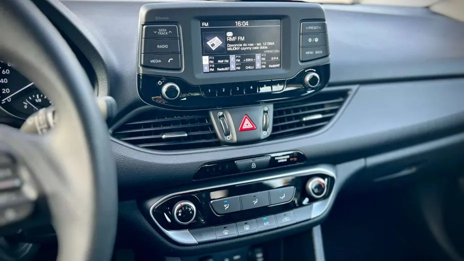 HYUNDAI i30 -