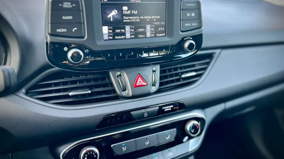 HYUNDAI i30 -