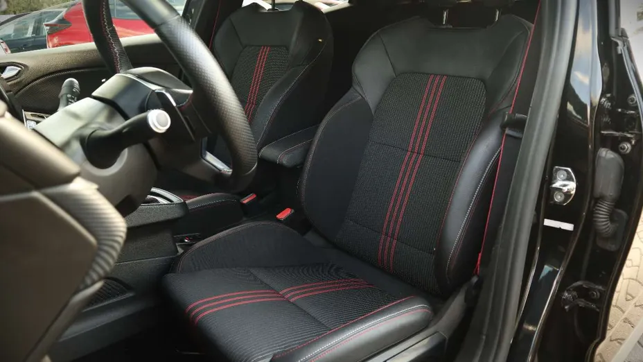 RENAULT Clio -