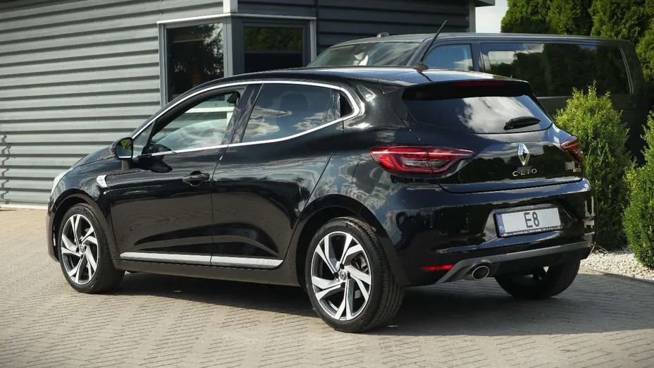 RENAULT Clio -