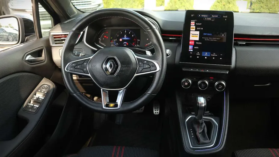 RENAULT Clio -