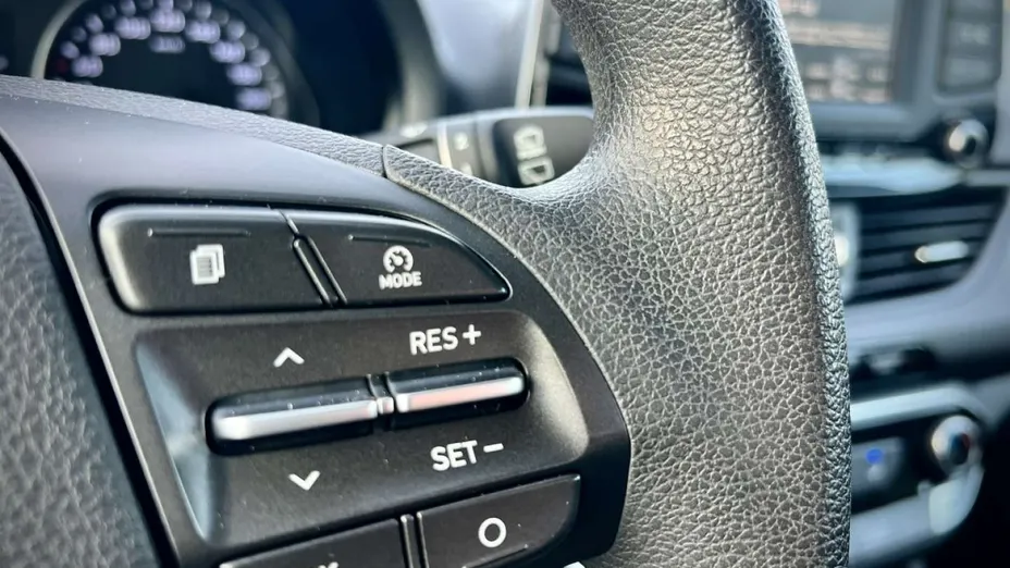 HYUNDAI i30 -