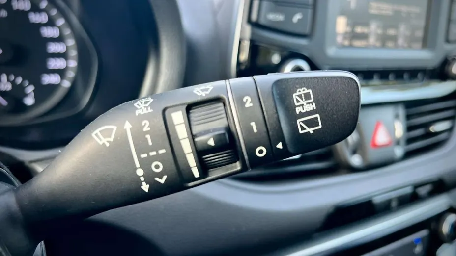 HYUNDAI i30 -