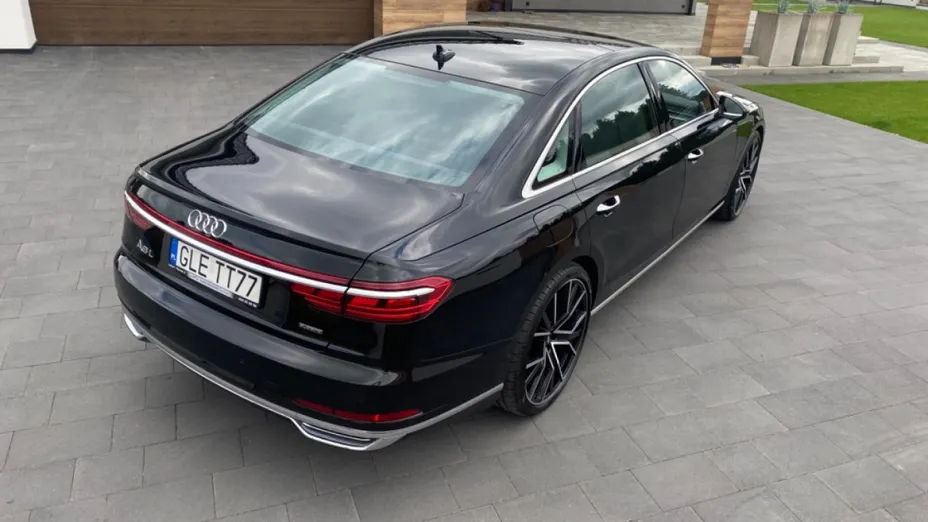 AUDI A8 -