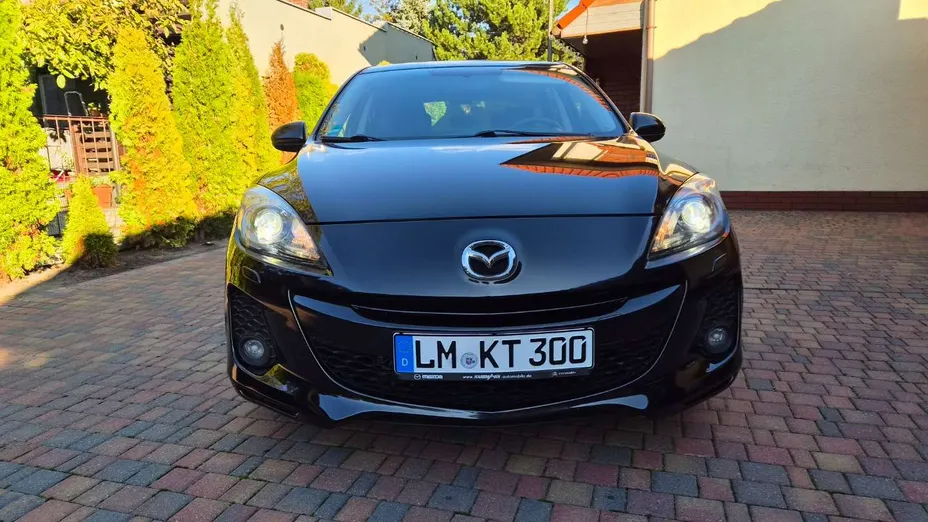 MAZDA 3 -
