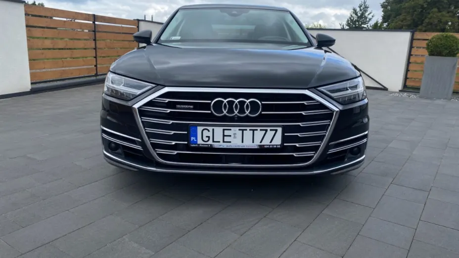 AUDI A8 -