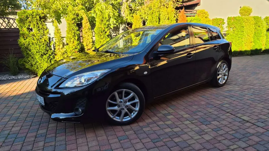 MAZDA 3 -