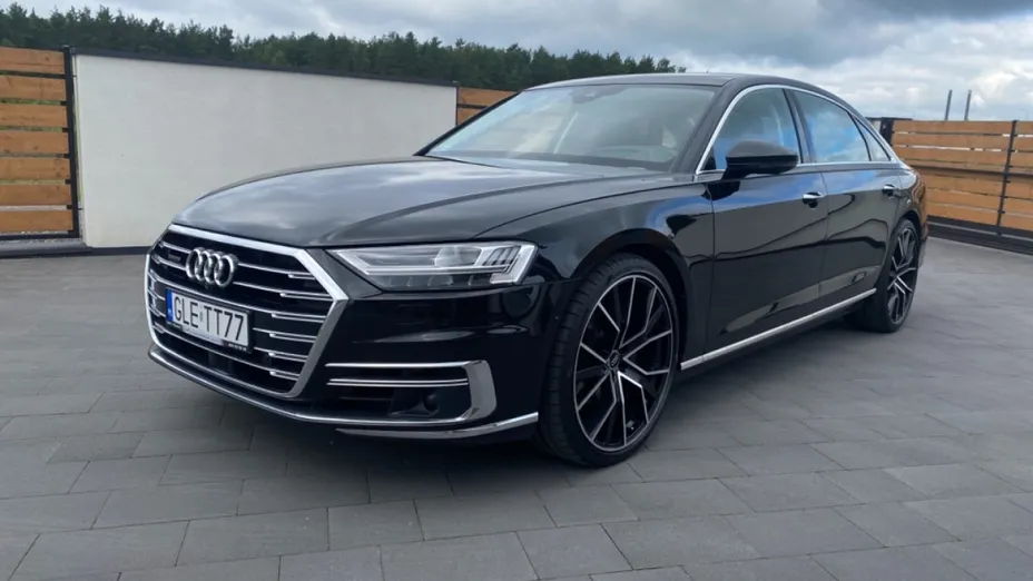 AUDI A8 -