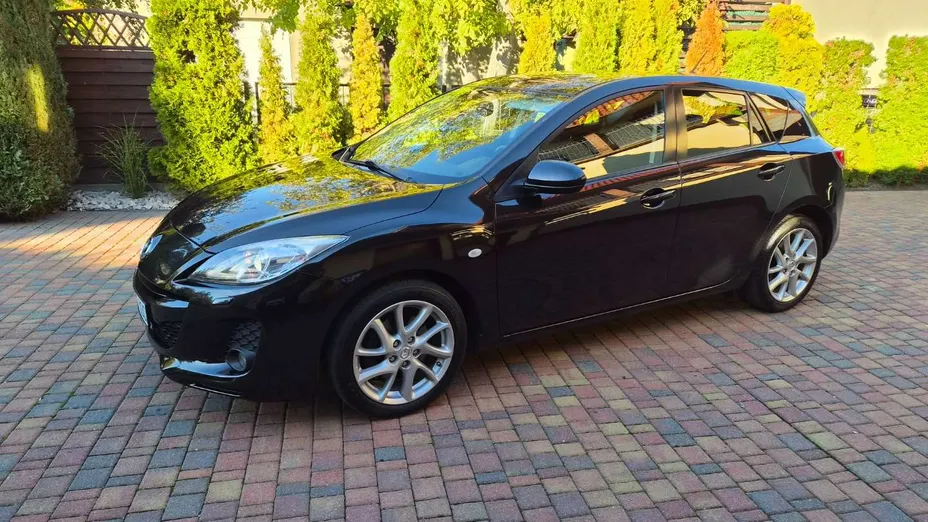 MAZDA 3 -