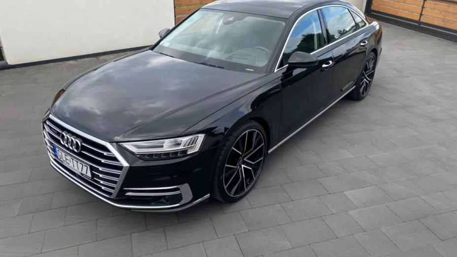 AUDI A8 -