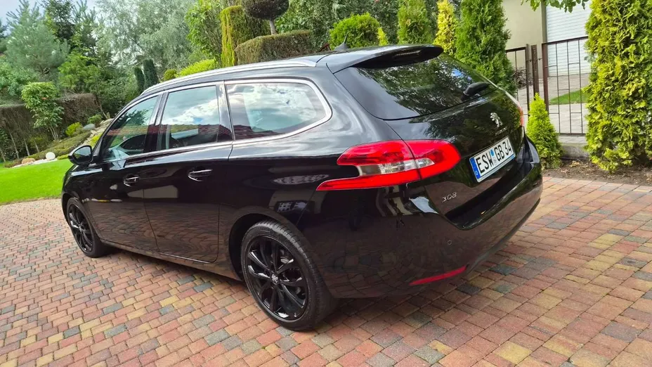 PEUGEOT 308 -