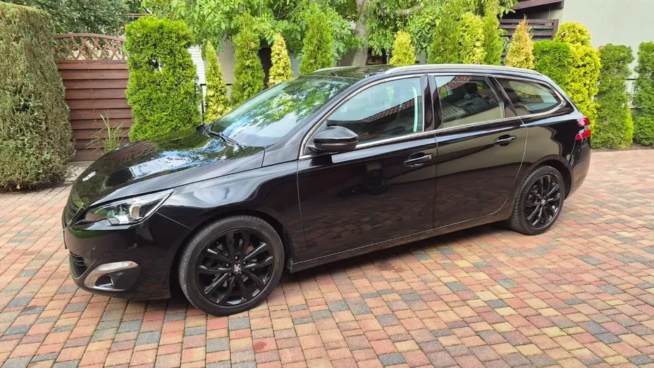 PEUGEOT 308 -